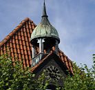 17_21640 Glocken-Dachreiter mit Turm und Uhr, nach dem das Haus seinen Namen "Glockenhaus" bekommen hat. Das zweistckige Fachwerkhaus wurde ursprnglich als Bauernhaus um 1600 errichtet und um 1780 zum Landhaus eines Hamburger Brgers umgebaut. www.hamburg-fotograf.com