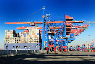 877_0886 Containervessel CMA CGM CHRISTOPHE COLOMB - Portalstapelwagen, Containerbrcken. 