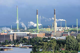 5956 Blick auf die Peute in Hamburg Veddel - Industriearchitektur in der Hansestadt Hamburg.