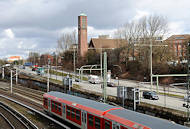 6529 S-Bahn Schienen U-Bahnschienen Bahnschienen Brgerweide und Erloeserkirche, Kirchturm der Borgfelder Kirche.