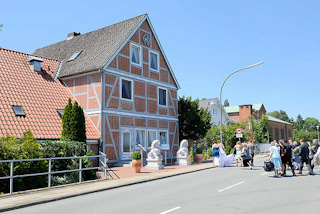 31_7022 Fachwerkgebude / Restaurant und altes Elektrizittswerk an der Palmschleuse in Lauenburg.