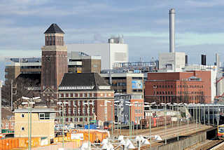 3727 Industriearchitektur am Westhafen in Berlin; im Hintergrund das Kraftwerk Moabit.
