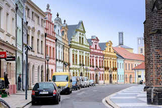 79 _3062 Restaurierte Wohnhuser / Geschftshuser - Architektur in Hradec Krlov / Kniggrtz.