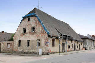 7900 Verfallenes Gebude - Brauerei Lichtspiele in der Brauerstrae von Oranienburg.
